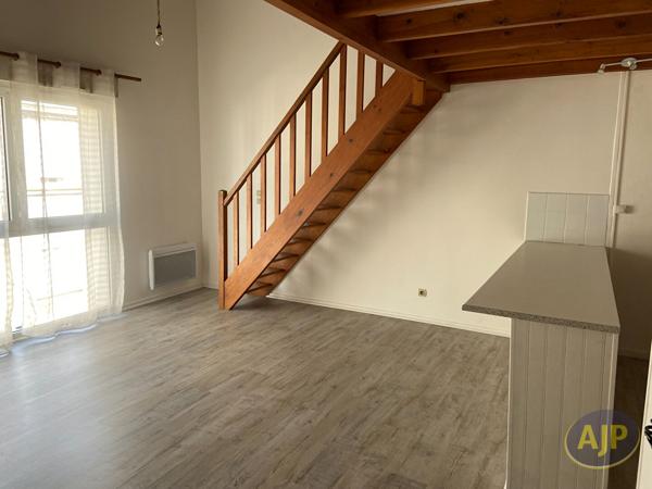 Appartement à louer Saintes : 3 pièces, 74m² avec 2 chambre(s) à 710€ - AJP Immobilier Saintes