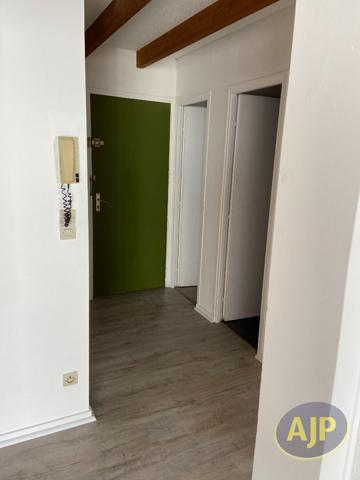 Appartement à louer Saintes : 3 pièces, 74m² avec 2 chambre(s) à 710€ - AJP Immobilier Saintes