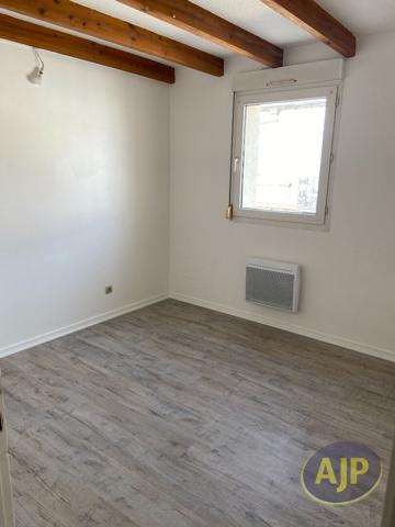 Appartement à louer Saintes : 3 pièces, 74m² avec 2 chambre(s) à 710€ - AJP Immobilier Saintes