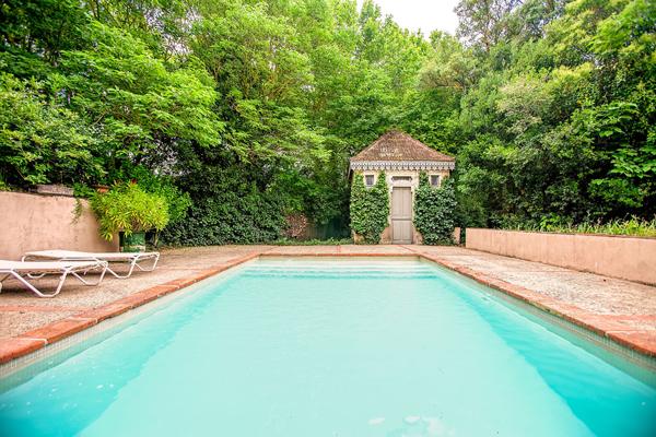 Aux portes de Carcassonne: magnifique propriété, parc de 1,5 Ha, piscine. Carcassonne