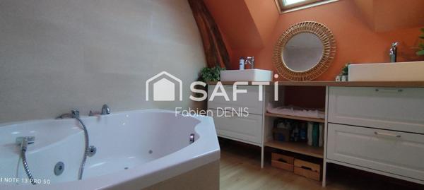 Belle maison d'hôtes rénovée avec 3 chambres avec salle d'eau.