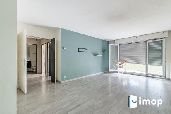 Lumineux 2 pièces avec extérieur et parking