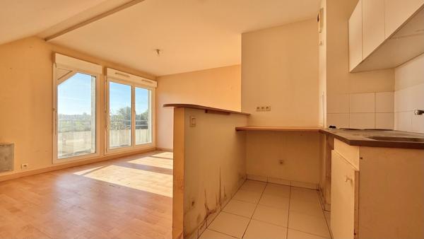 Appartement 2 pièces - CORBEIL-ESSONNES 91100