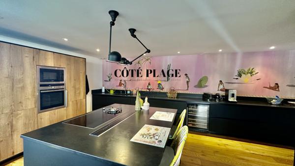 Vaux-sur-Mer (17640) Lignes épurées et horizon bleu – Villa moderne à deux pas des plages à 997 500 € HAI