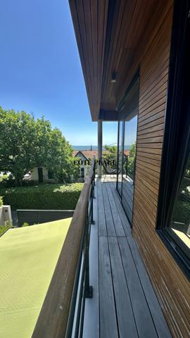 Vaux-sur-Mer (17640) Lignes épurées et horizon bleu – Villa moderne à deux pas des plages à 997 500 € HAI