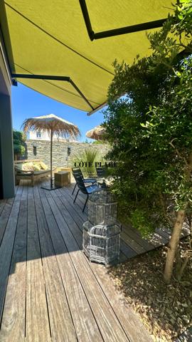 Vaux-sur-Mer (17640) Lignes épurées et horizon bleu – Villa moderne à deux pas des plages à 997 500 € HAI