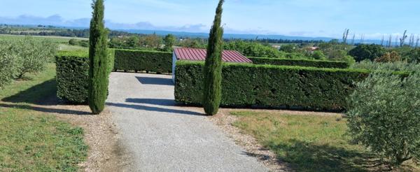 Superbe terrain de loisir avec Hangar