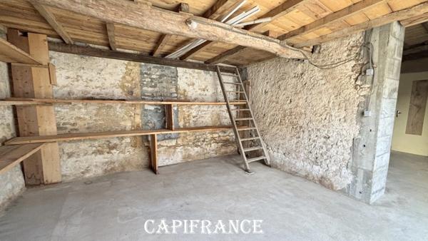 Maison charentaise en pierre à rénover - 9 pièces - 190 m² habitables - 5 chambres - Dépendances & Grenier Réhabilitable - MORAGNE (17)