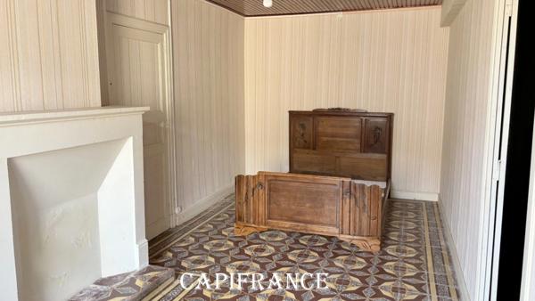 Maison charentaise en pierre à rénover - 9 pièces - 190 m² habitables - 5 chambres - Dépendances & Grenier Réhabilitable - MORAGNE (17)