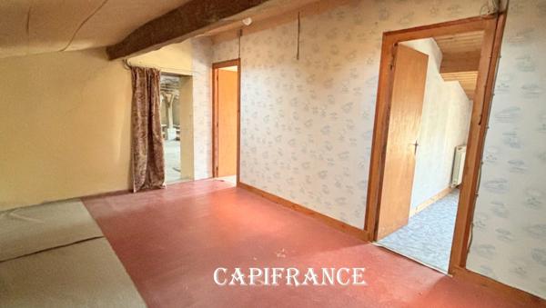 Maison charentaise en pierre à rénover - 9 pièces - 190 m² habitables - 5 chambres - Dépendances & Grenier Réhabilitable - MORAGNE (17)