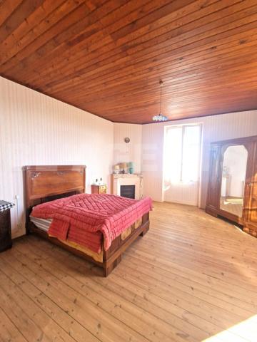 Moissac — Maison/ferme de 230 m² sur 1,9 ha, dépendances et potentiel équestre/agricole