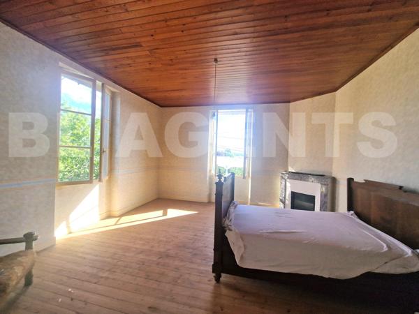 Moissac — Maison/ferme de 230 m² sur 1,9 ha, dépendances et potentiel équestre/agricole