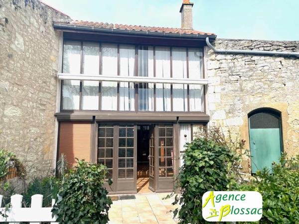 MAISON DE VILLE AVEC JARDIN et DEPENDANCES -Centre MIREBEAU