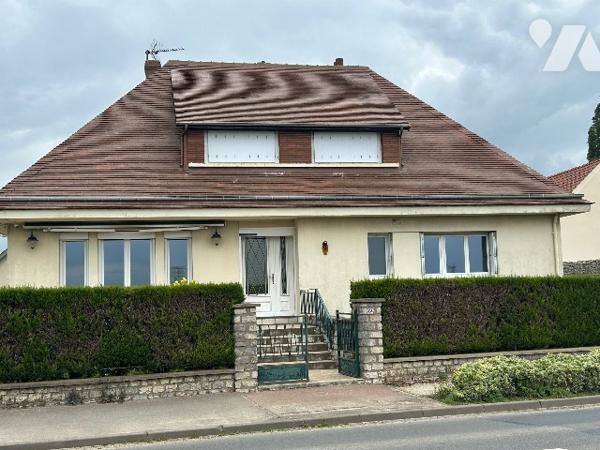 ORGERES EN BEAUCE Pavillon avec beaux volumes et 4 chambres