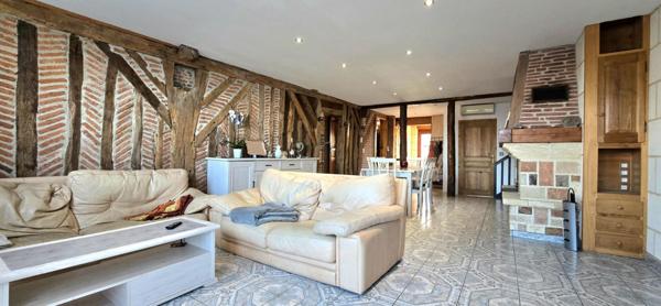 Maison en pierre avec parc