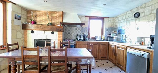 Maison en pierre avec parc