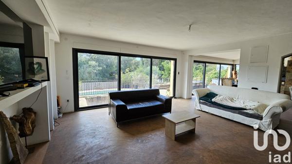 Maison 7 pièces de 270 m² à Grimaud (83310)