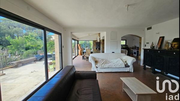 Maison 7 pièces de 270 m² à Grimaud (83310)