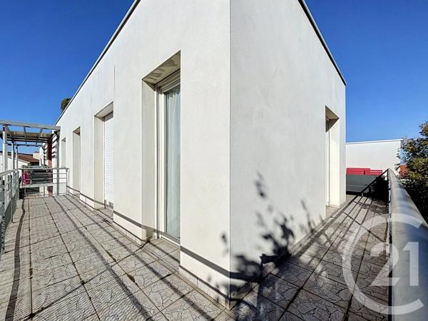 Appartement F4 à vendre  4 pièces - 69 m 2   CLERMONT FERRAND  - 63