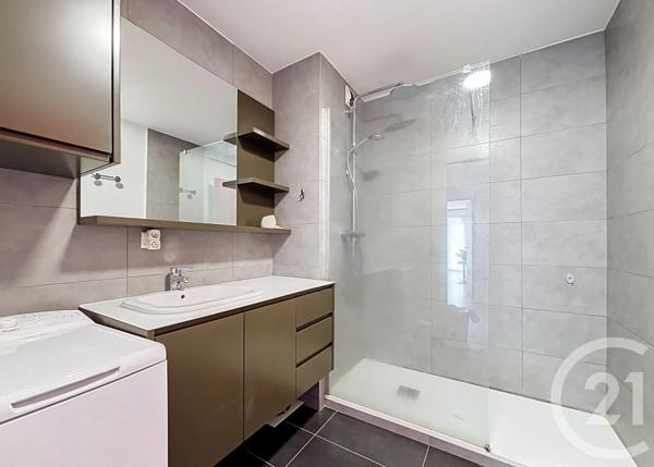 Appartement F4 à vendre  4 pièces - 69 m 2   CLERMONT FERRAND  - 63