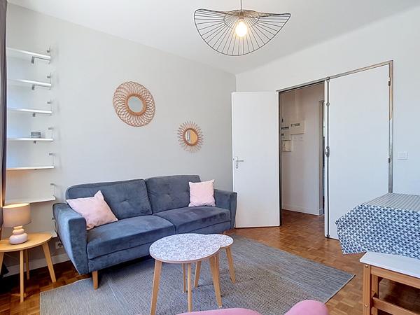 A LOUER PAU Avenue des Lilas - Appartement T4 meublé avec avec balcon au dernier étage d'une résidence sécurisée