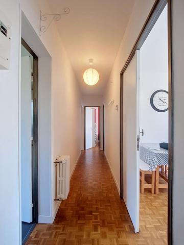 A LOUER PAU Avenue des Lilas - Appartement T4 meublé avec avec balcon au dernier étage d'une résidence sécurisée