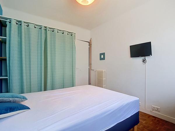 A LOUER PAU Avenue des Lilas - Appartement T4 meublé avec avec balcon au dernier étage d'une résidence sécurisée