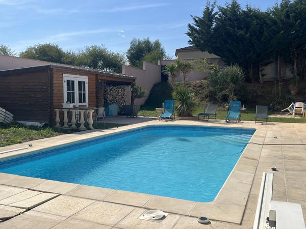 Villa de 120m2 avec piscine et vue dominante