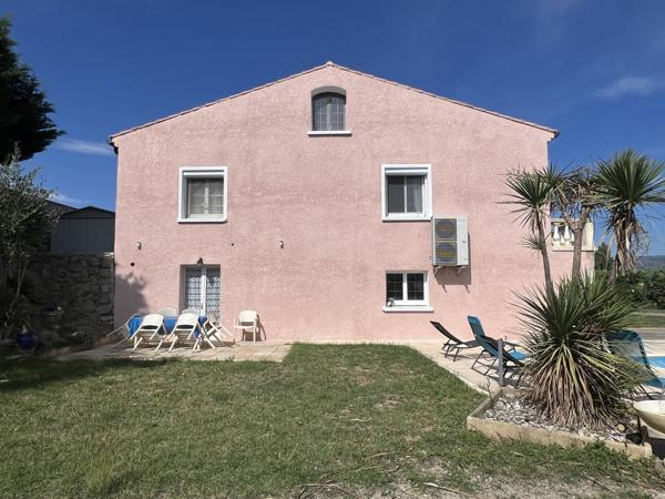 Villa de 120m2 avec piscine et vue dominante