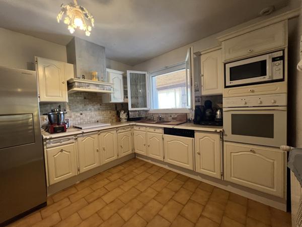 Villa de 120m2 avec piscine et vue dominante