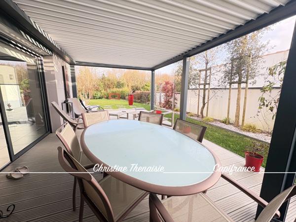 Maison contemporaine Beaux volumes - 5 chambres - Pergola - Garage SAINT GILLES CROIX DE VIE (85)