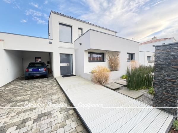 Maison contemporaine Beaux volumes - 5 chambres - Pergola - Garage SAINT GILLES CROIX DE VIE (85)