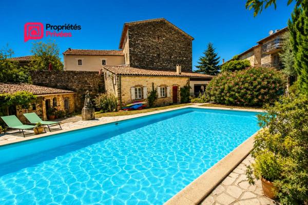 ALES en périphérie à Saint-Hilaire-de-Brethmas   Superbe Appartement P4 de caractère dans un mas du XVIII siècle, avec patio privatif, piscine et parking