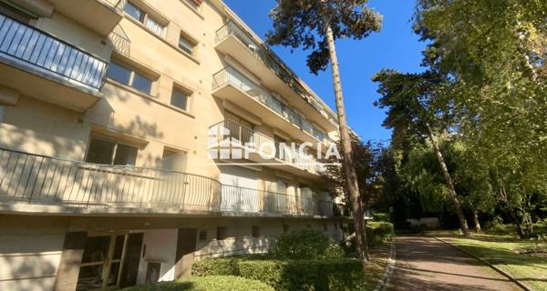 À vendre Appartement 2 pièces 63.76 m² - Le Plessis-robinson 92350