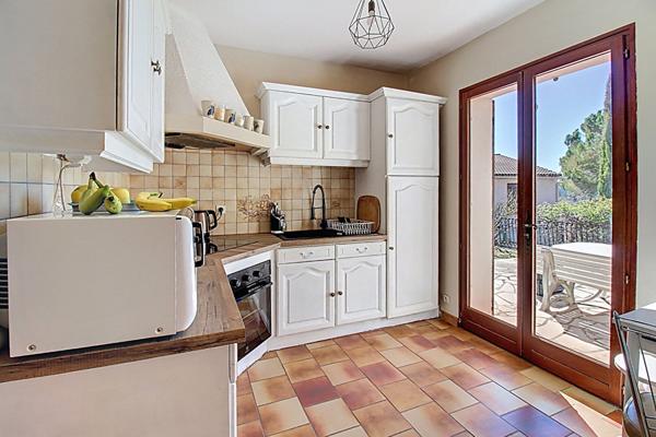 A VENDRE en exclusivité ! Draguignan Maison proche des commodités 2 chambres Terrain 675 m²