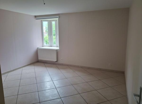 Appartement avec terrasse, deux places de parking