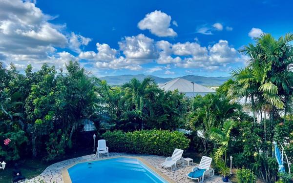 Maison à vendre    5 pièces • 203,63 m2 Baie-Mahault
