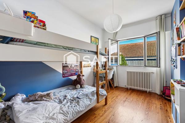 À deux pas du Forum de Talence et du tramway, charmante maison rénovée avec terrasse et cave — un véritable coup de cœur en plein centre de Talence !