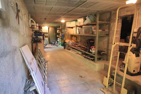 Saint Maximin: Maison T4 127m2 terrain 1011m2