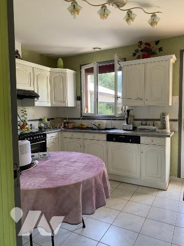 SAINT JULIEN DES LANDES Maison avec Environnement calme