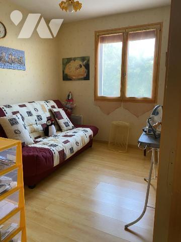 SAINT JULIEN DES LANDES Maison avec Environnement calme