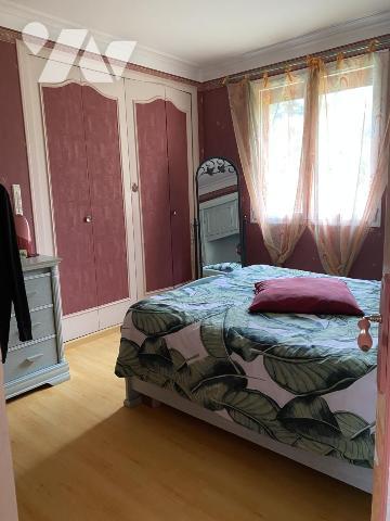 SAINT JULIEN DES LANDES Maison avec Environnement calme