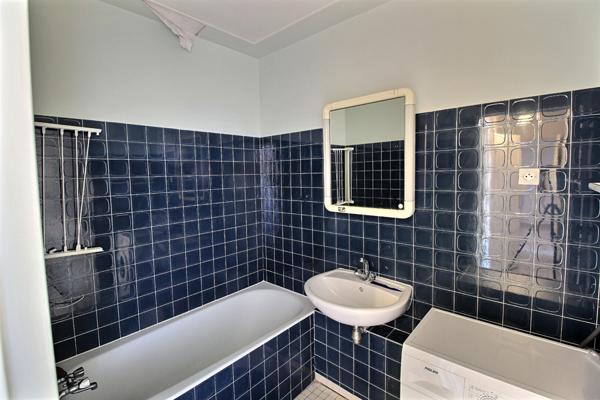 Appartement 2 pieces avec balcon - cave et parking