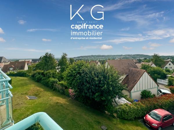 Calvados (14), Appartement duplex 90 m² (75 m² Carrez) proche TROUVILLE-SUR-MER, balcon, 3 chambres, double parking couvert