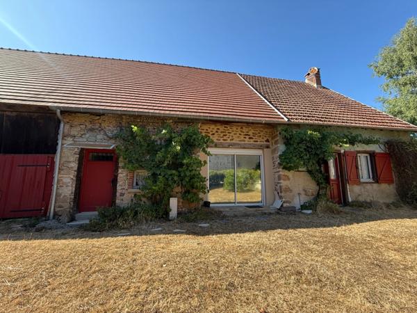 EN EXCLUSIVITE ! Maison en pierre 120m², 3 chambres, sur terrain de 936m², 168 000 €