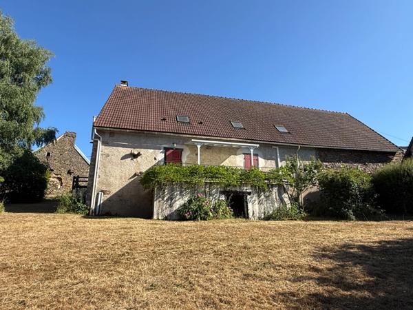 EN EXCLUSIVITE ! Maison en pierre 120m², 3 chambres, sur terrain de 936m², 168 000 €