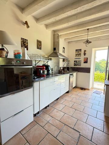 EN EXCLUSIVITE ! Maison en pierre 120m², 3 chambres, sur terrain de 936m², 168 000 €