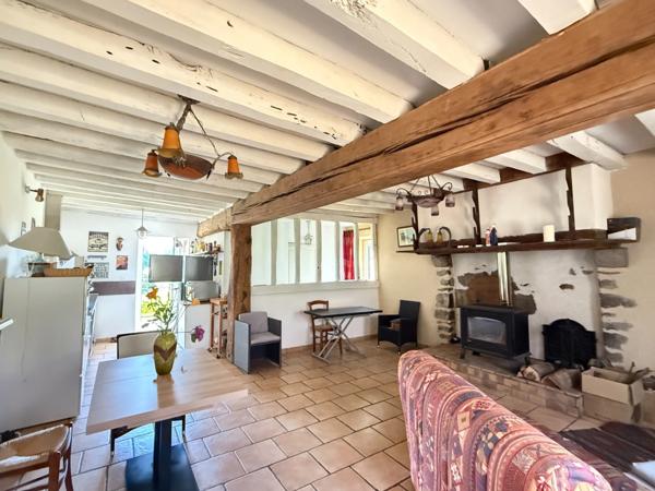 EN EXCLUSIVITE ! Maison en pierre 120m², 3 chambres, sur terrain de 936m², 168 000 €