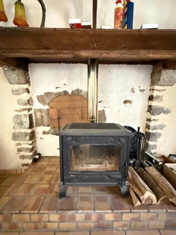 EN EXCLUSIVITE ! Maison en pierre 120m², 3 chambres, sur terrain de 936m², 168 000 €