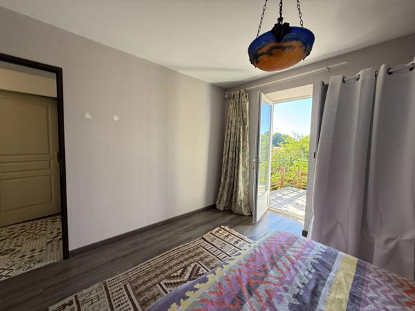 EN EXCLUSIVITE ! Maison en pierre 120m², 3 chambres, sur terrain de 936m², 168 000 €